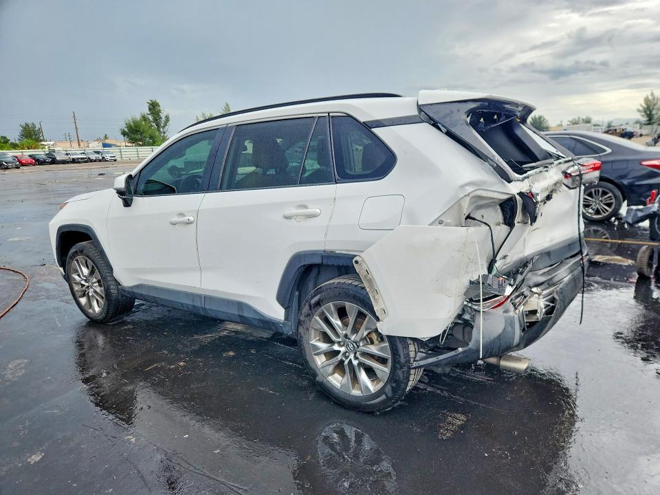 70419176 :رقم المزاد ، 2T3C1RFV2LC042818 vin ، 2020 Toyota Rav4 مزاد بيع