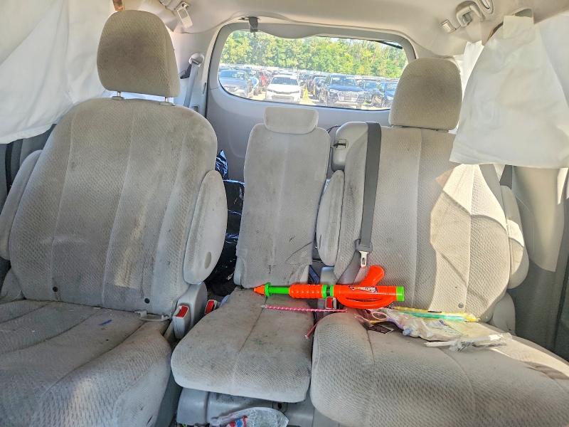 69572346 :رقم المزاد ، 5TDKK3DC6DS324209 vin ، 2013 Toyota Sienna مزاد بيع