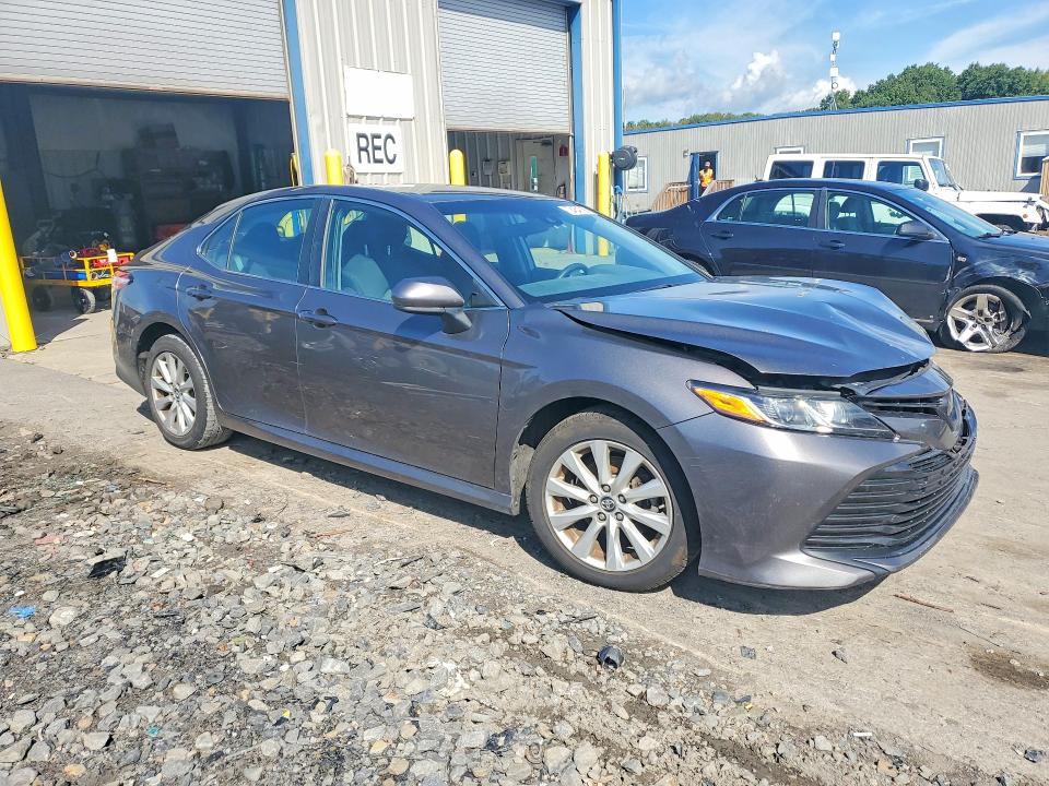 Продажа на аукционе авто 2018 Toyota Camry, vin: 4T1B11HK8JU636883, номер лота: 70454766