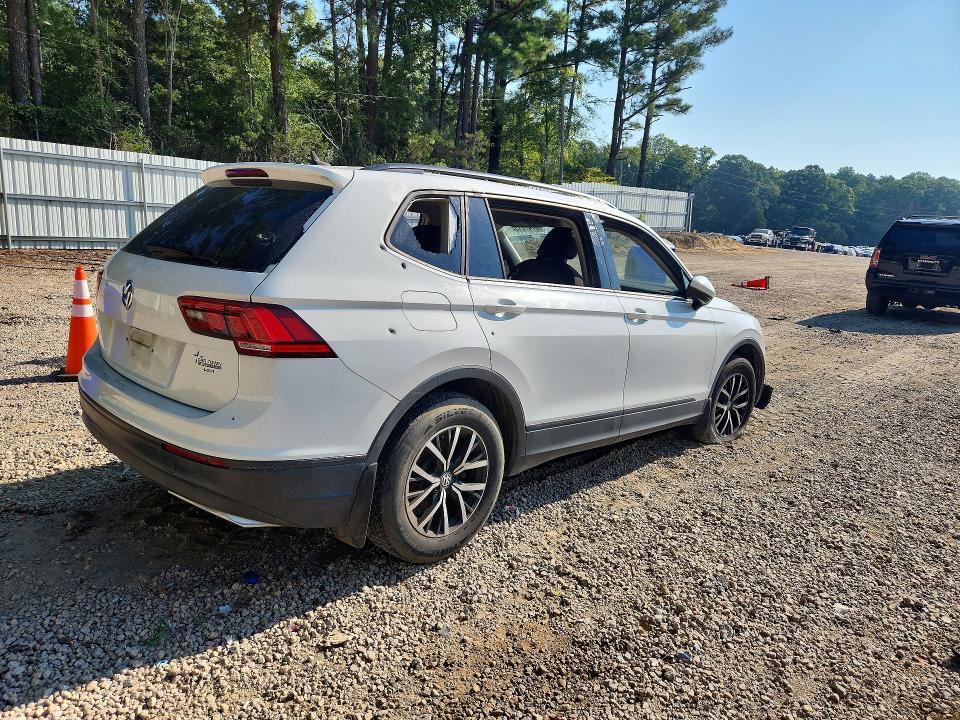 Продажа на аукционе авто 2021 Volkswagen Tiguan, vin: 3VV1B7AX7MM022701, номер лота: 67472156