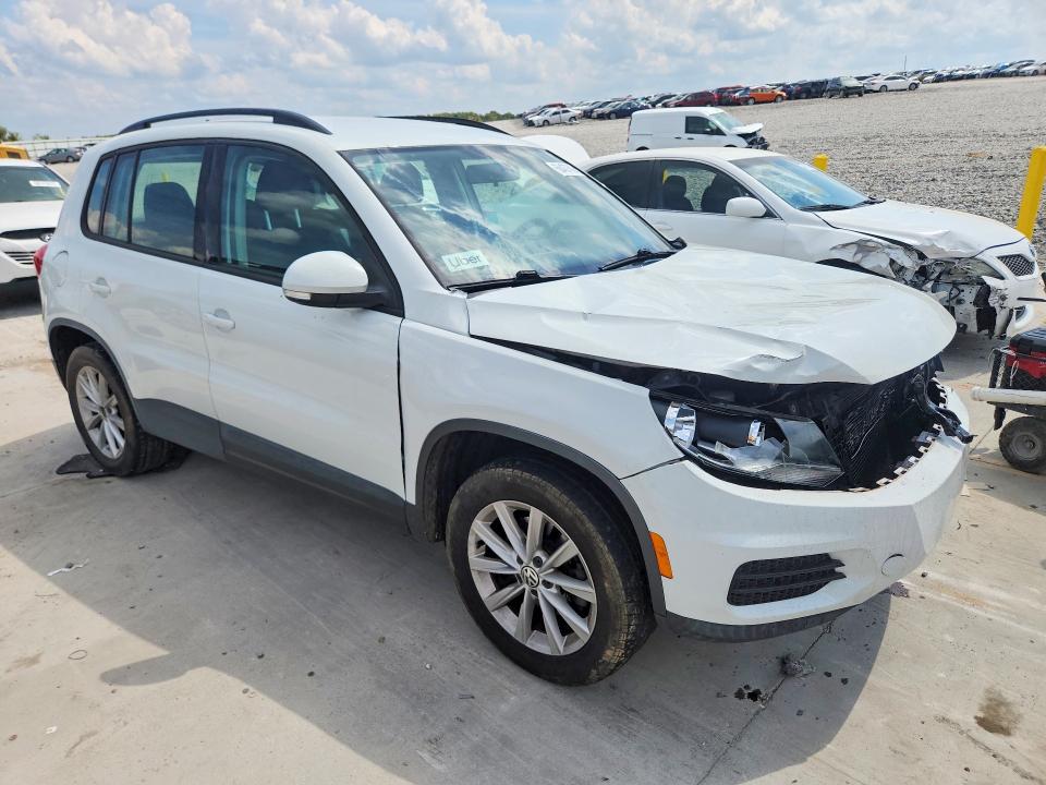 68437686 :رقم المزاد ، WVGAV7AX3JK005785 vin ، 2018 Volkswagen Tiguan Limited مزاد بيع