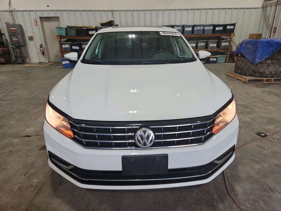 2016 Volkswagen Passat მანქანა იყიდება აუქციონზე, vin: 1VWBT7A39GC019850, აუქციონის ნომერი: 68404256