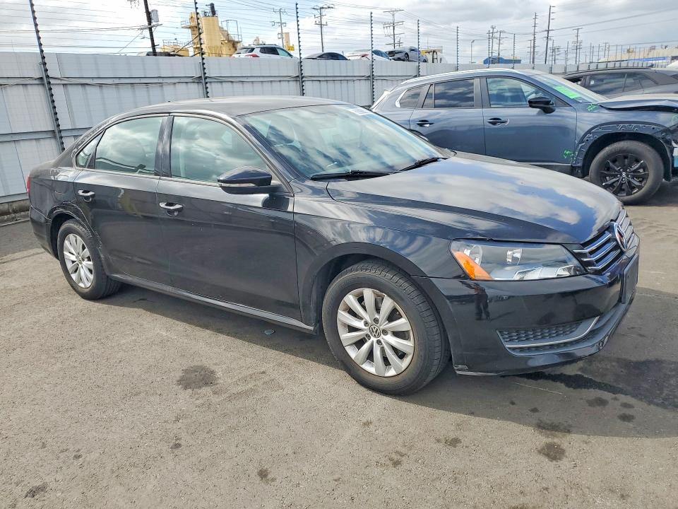 68890636 :رقم المزاد ، 1VWAP7A39CC081453 vin ، 2012 Volkswagen Passat مزاد بيع