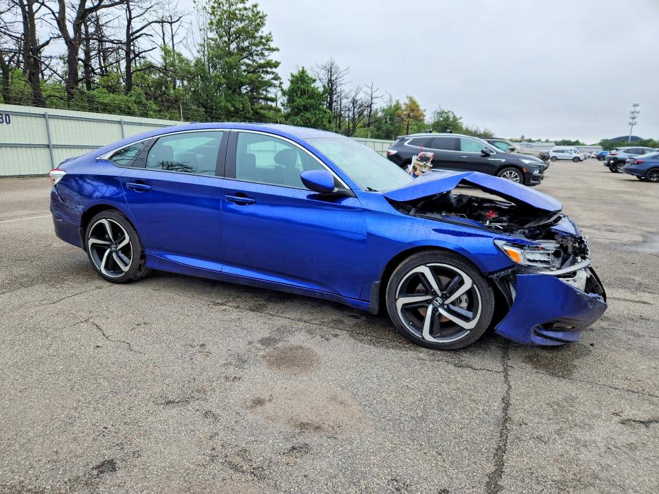 67270146 :رقم المزاد ، 1HGCV1F33KA100128 vin ، 2019 Honda Accord مزاد بيع