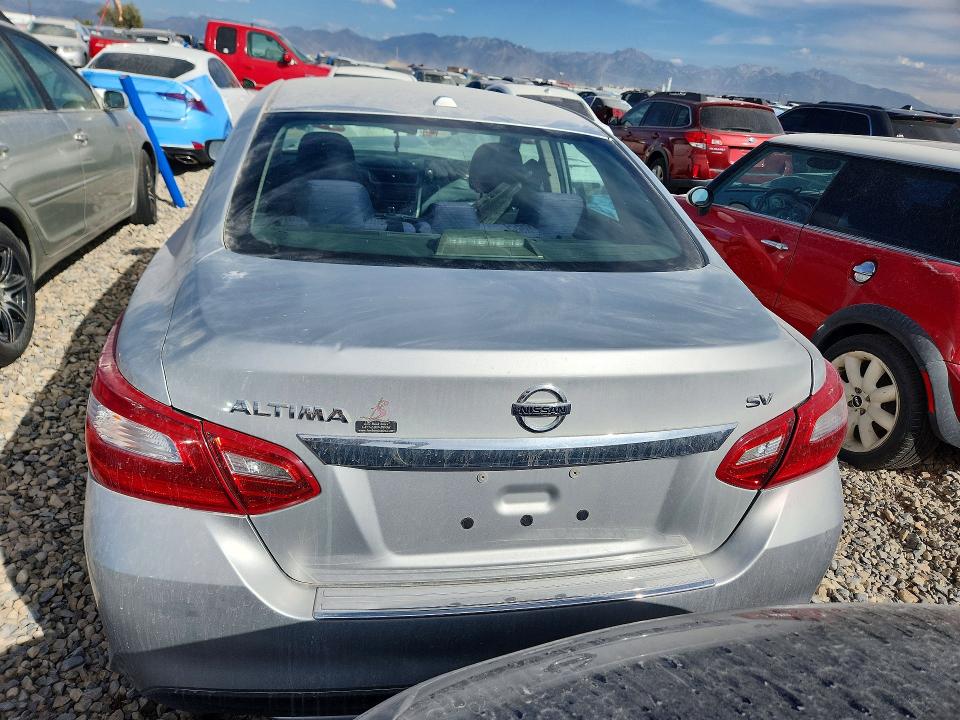 2017 Nissan Altima მანქანა იყიდება აუქციონზე, vin: 1N4AL3AP8HC236095, აუქციონის ნომერი: 68704016