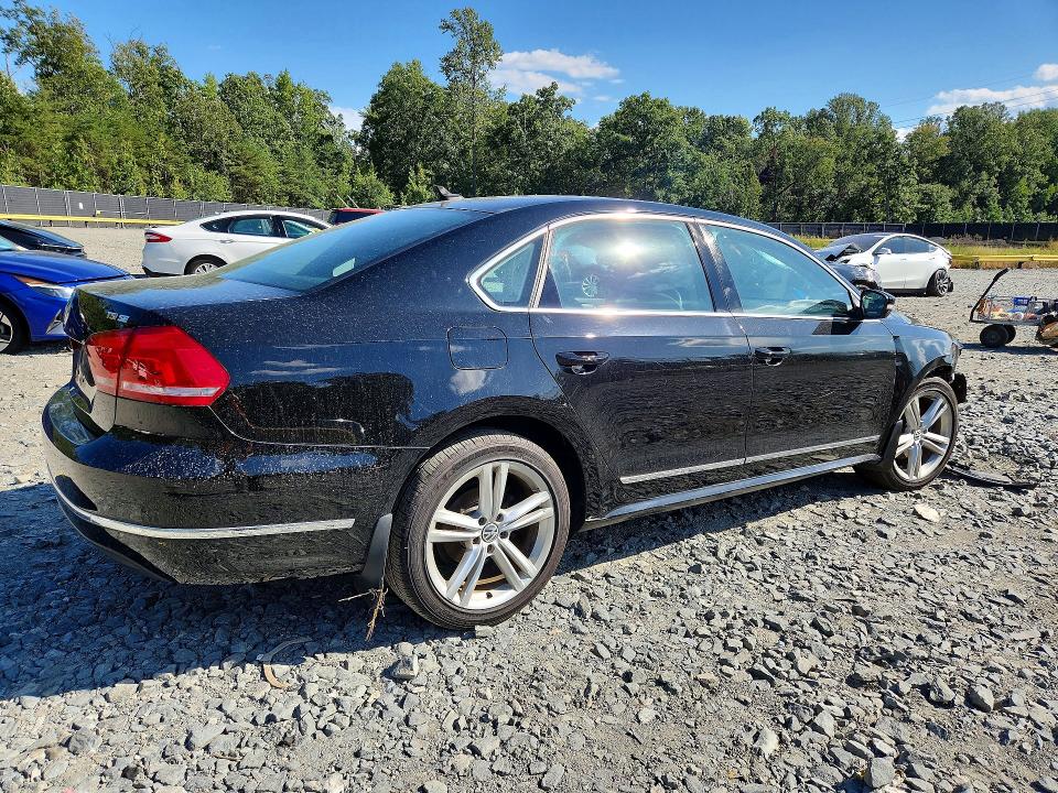68645636 :رقم المزاد ، 1VWBT7A3XFC122838 vin ، 2015 Volkswagen Passat مزاد بيع