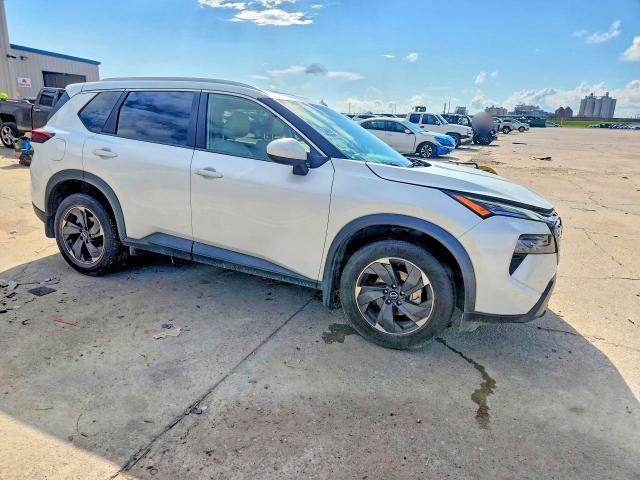 67599046 :رقم المزاد ، 5N1BT3BA5RC709490 vin ، 2024 Nissan Rogue مزاد بيع