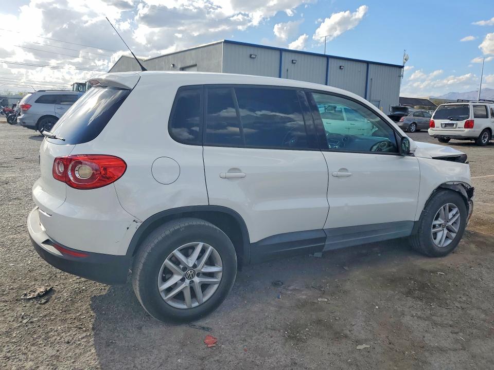 2011 Volkswagen Tiguan მანქანა იყიდება აუქციონზე, vin: WVGAV7AX6BW553810, აუქციონის ნომერი: 69169026