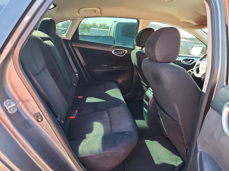 68870626 :رقم المزاد ، 3N1AB7APXFY371719 vin ، 2015 Nissan Sentra مزاد بيع