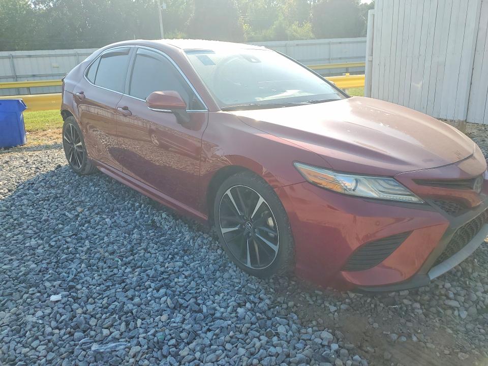 2018 Toyota Camry მანქანა იყიდება აუქციონზე, vin: 4T1B61HK1JU625208, აუქციონის ნომერი: 69637156