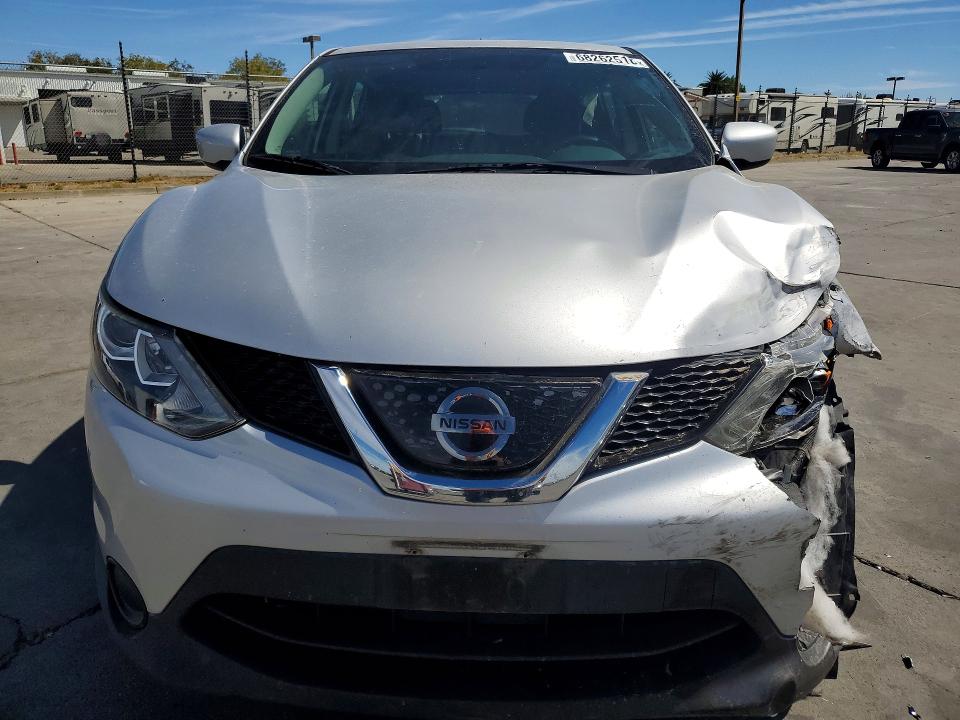 2018 Nissan Rogue Sport მანქანა იყიდება აუქციონზე, vin: JN1BJ1CR6JW264329, აუქციონის ნომერი: 68262516