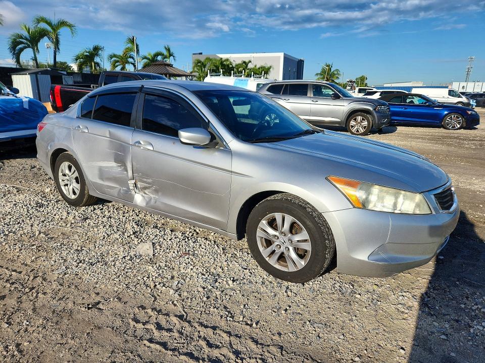 69629056 :رقم المزاد ، 1HGCP2F60BA113476 vin ، 2011 Honda Accord مزاد بيع