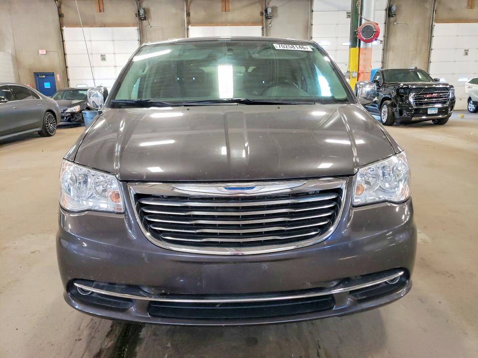 70258146 :رقم المزاد ، 2C4RC1CG2FR589872 vin ، 2015 Chrysler Town & Country مزاد بيع