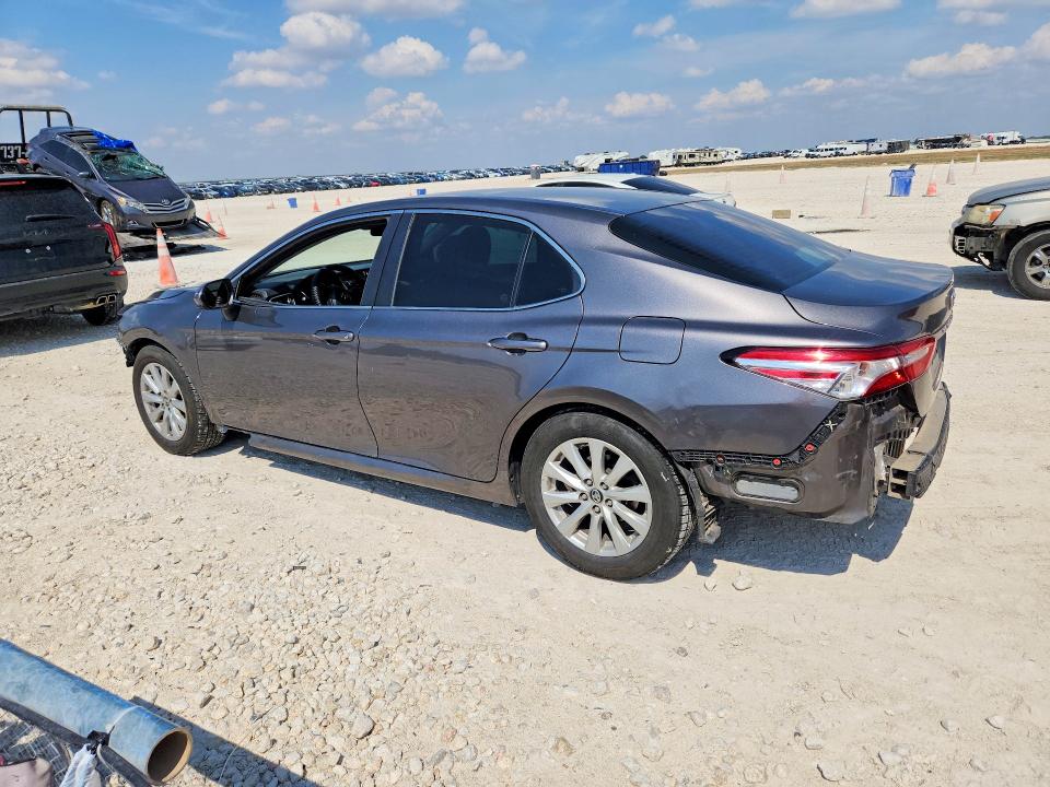Продаж на аукціоні авто 2018 Toyota Camry, vin: 4T1B11HK5JU051016, номер лоту: 70152396