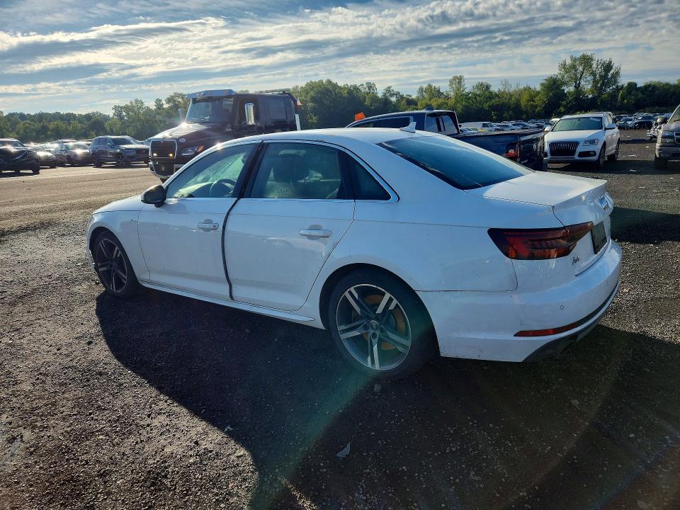 69528726 :رقم المزاد ، WAUPNAF42JA118088 vin ، 2018 Audi A4 مزاد بيع