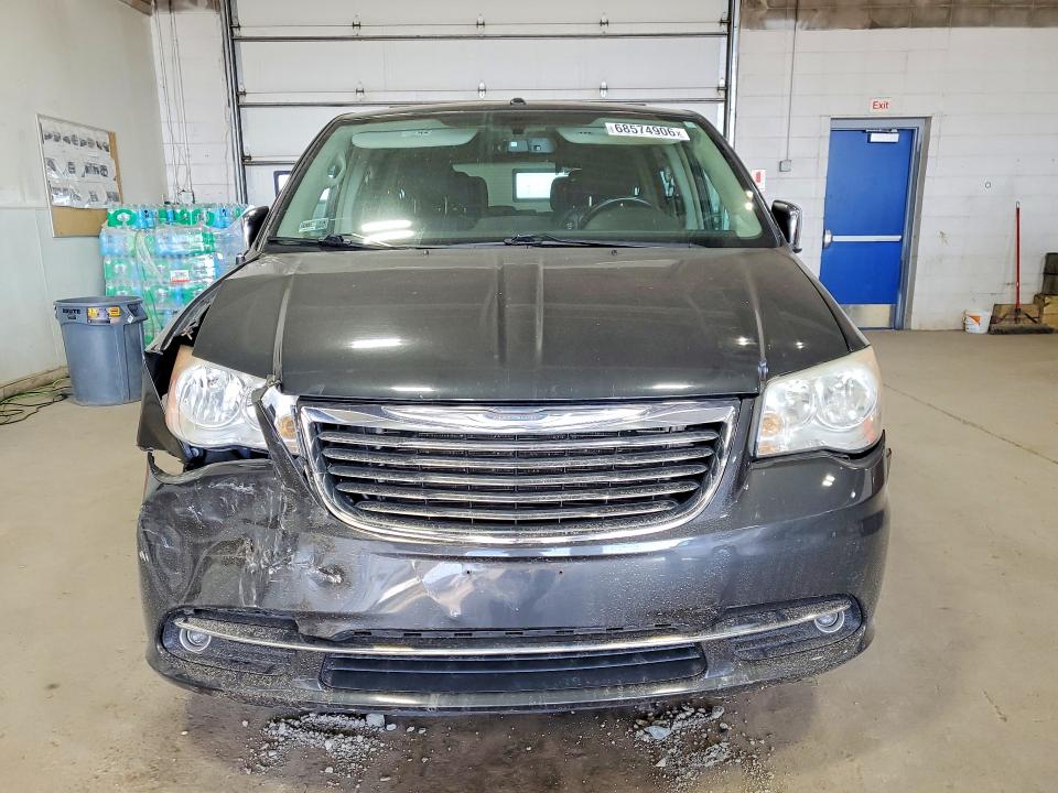 68574906 :رقم المزاد ، 2A4RR8DG7BR759265 vin ، 2011 Chrysler Town & Country مزاد بيع