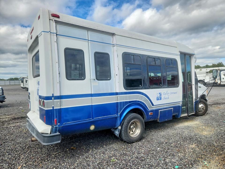 70491386 :رقم المزاد ، 1FDXE45S03HA68625 vin ، 2003 Ford Econoline مزاد بيع