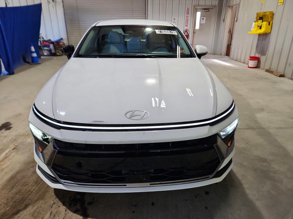 2026 Hyundai Sonata Hybrid მანქანა იყიდება აუქციონზე, vin: KMHL24JJ0TA135754, აუქციონის ნომერი: 71035576