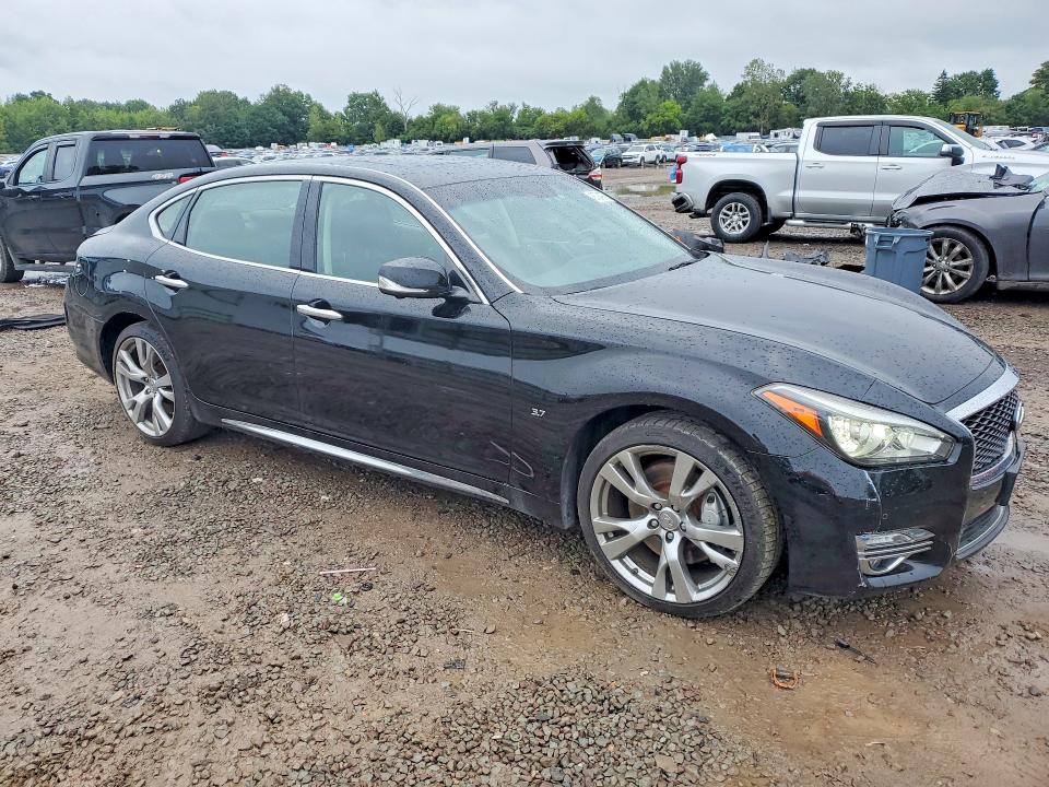 67249776 :رقم المزاد ، JN1BY1PR9JM370355 vin ، 2018 Infiniti Q70l مزاد بيع