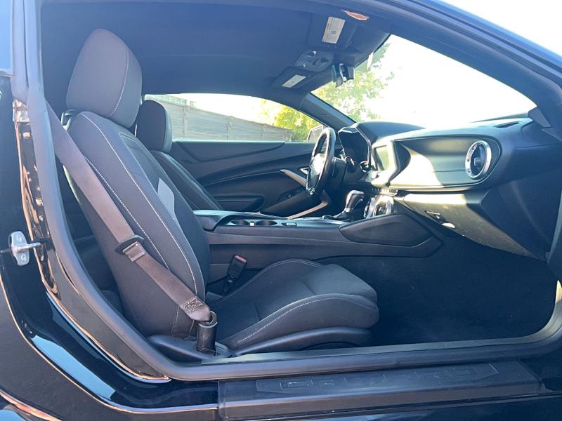68693686 :رقم المزاد ، 1G1FB1RS9H0127199 vin ، 2017 Chevrolet Camaro مزاد بيع