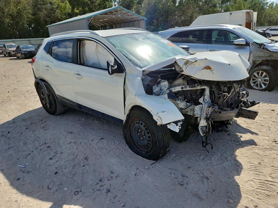 67733576 :رقم المزاد ، JN1BJ1CP7JW500632 vin ، 2018 Nissan Rogue Sport مزاد بيع