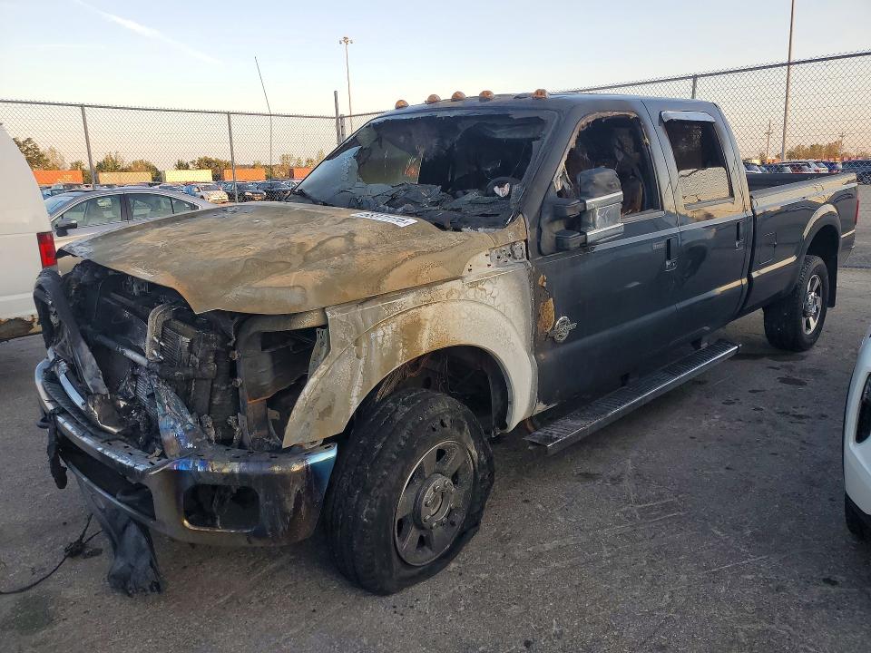 68371116 :رقم المزاد ، 1FT8W3BT4FED05250 vin ، 2015 Ford F350 مزاد بيع