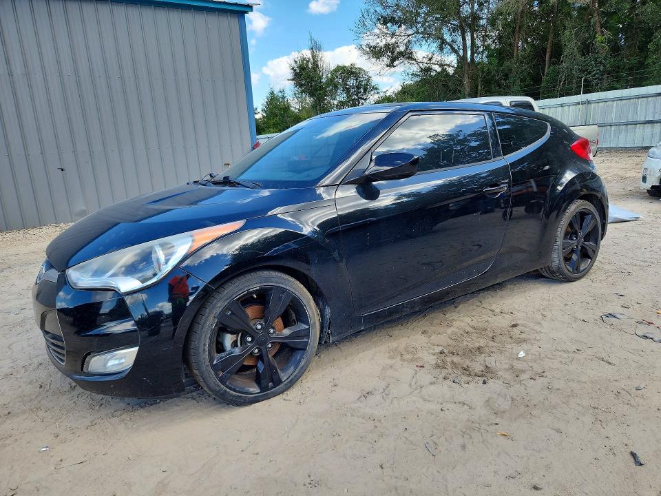 Auction sale of the 2017 Hyundai Veloster, vin: KMHTC6AD5HU320679, lot number: 69584096