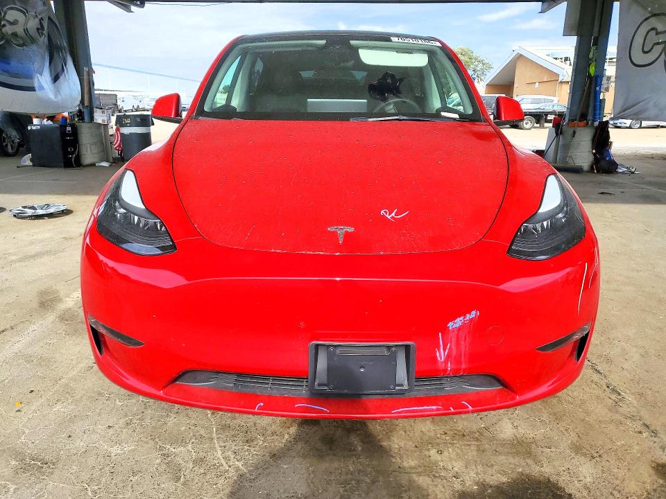 70510186 :رقم المزاد ، 7SAYGAEE1PF910389 vin ، 2023 Tesla Model Y مزاد بيع