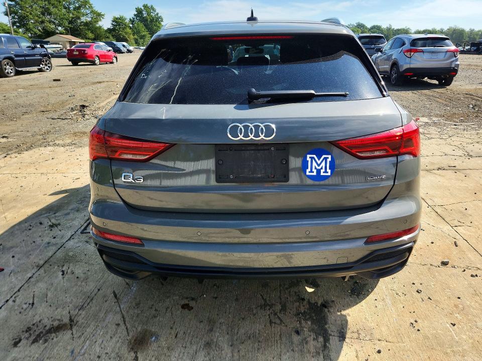 2020 Audi Q3 მანქანა იყიდება აუქციონზე, vin: WA1DECF38L1057917, აუქციონის ნომერი: 67660086