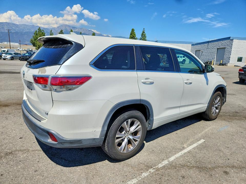68274556 :رقم المزاد ، 5TDZKRFH0FS117148 vin ، 2015 Toyota Highlander مزاد بيع