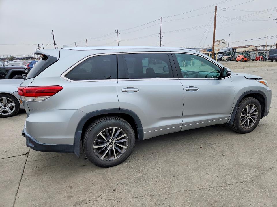 Aukcja sprzedaży 2018 Toyota Highlander, vin: 5TDJZRFH1JS560362, numer aukcji: 70517616