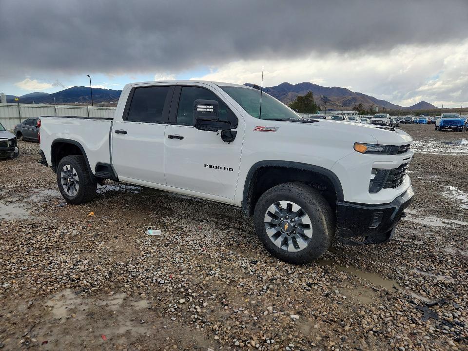 Продажа на аукционе авто 2024 Chevrolet Silverado, vin: 1GC4YME71RF115644, номер лота: 69825856
