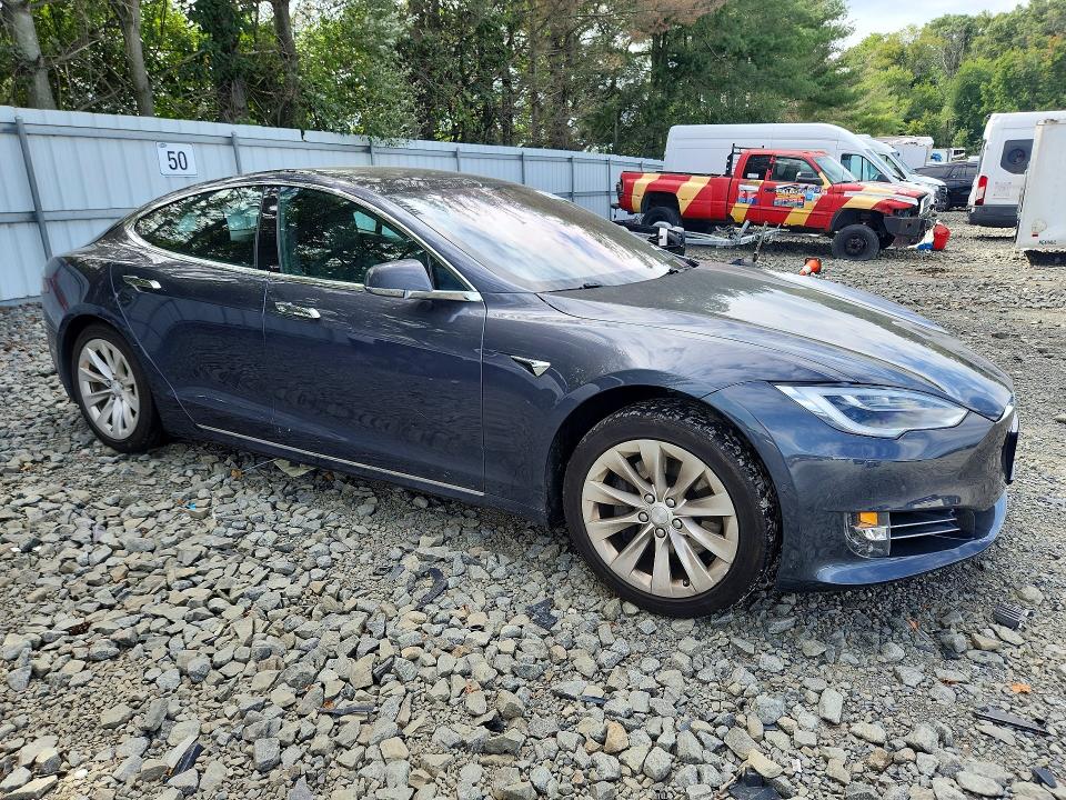 Продажа на аукционе авто 2018 Tesla Model S, vin: 5YJSA1E25JF276148, номер лота: 69376986