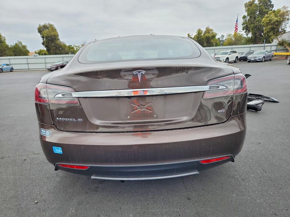 2014 Tesla Model S მანქანა იყიდება აუქციონზე, vin: 5YJSA1S17EFP29414, აუქციონის ნომერი: 68040556