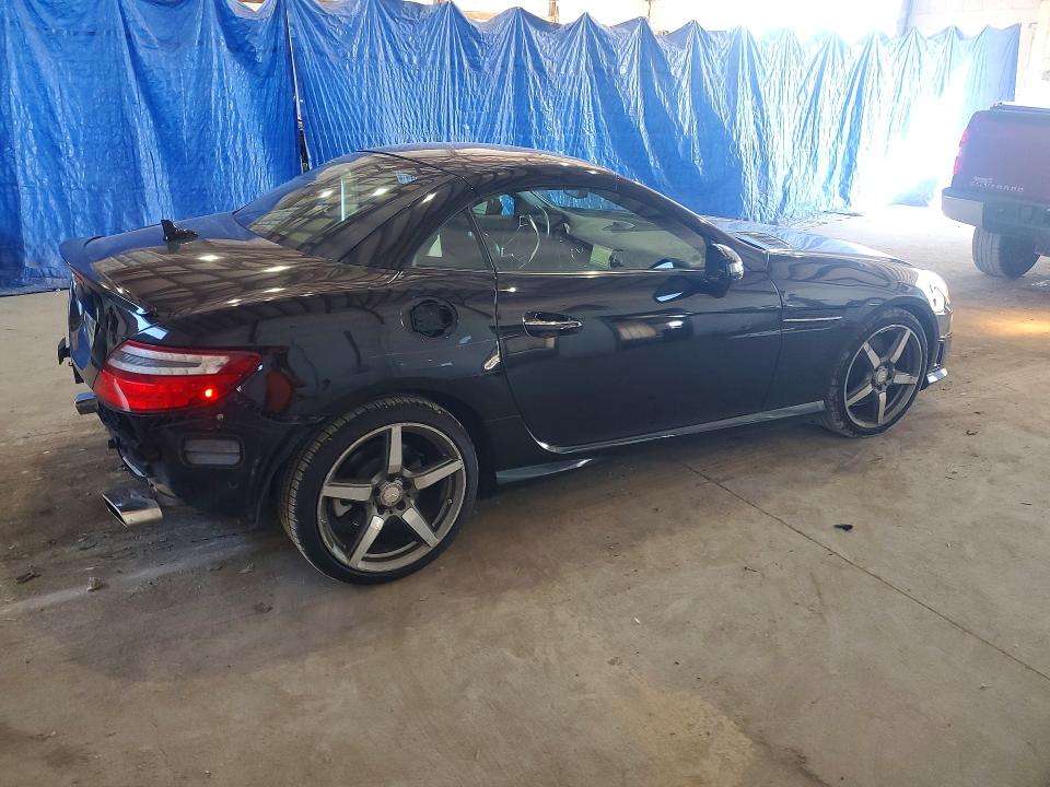 69003246 :رقم المزاد ، WDDPK4HA9FF111087 vin ، 2015 Mercedes-benz Slk مزاد بيع