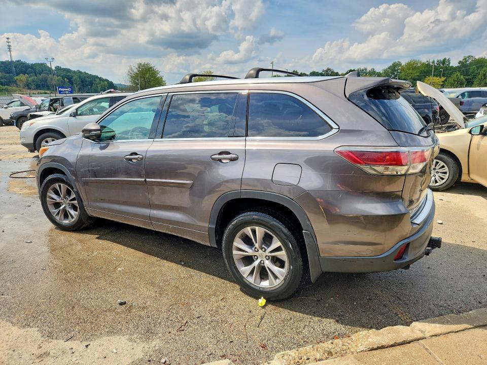 67913016 :رقم المزاد ، 5TDJKRFH1FS152360 vin ، 2015 Toyota Highlander مزاد بيع