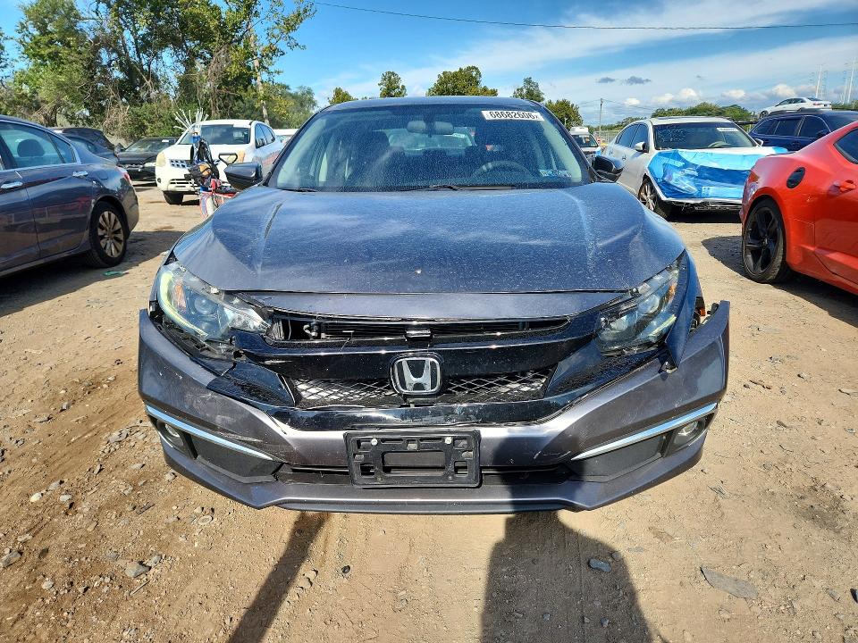 68682606 :رقم المزاد ، 2HGFC2F50GH555554 vin ، 2016 Honda Civic مزاد بيع