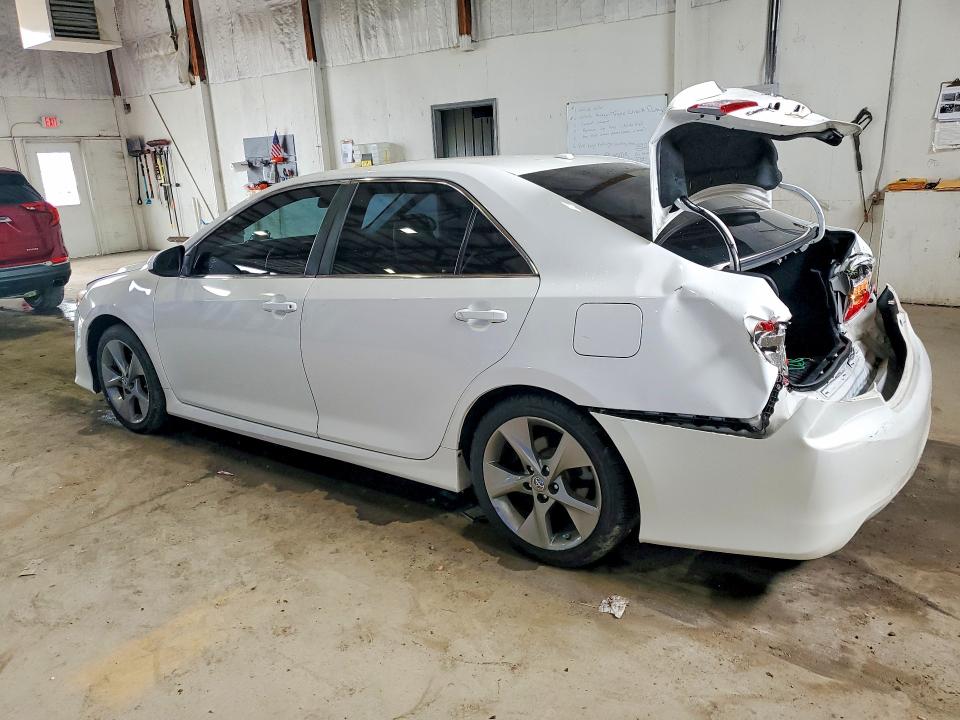68570096 :رقم المزاد ، 4T1BF1FK5EU386352 vin ، 2014 Toyota Camry مزاد بيع