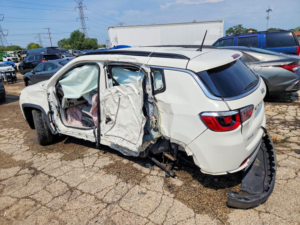 2018 Jeep Compass მანქანა იყიდება აუქციონზე, vin: 3C4NJDBB6JT281752, აუქციონის ნომერი: 66639526