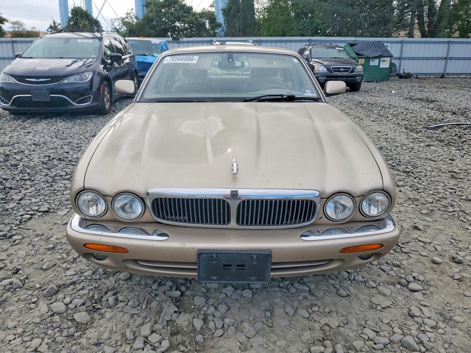 2003 Jaguar Xj8 მანქანა იყიდება აუქციონზე, vin: SAJDA14C33LF54200, აუქციონის ნომერი: 70566886