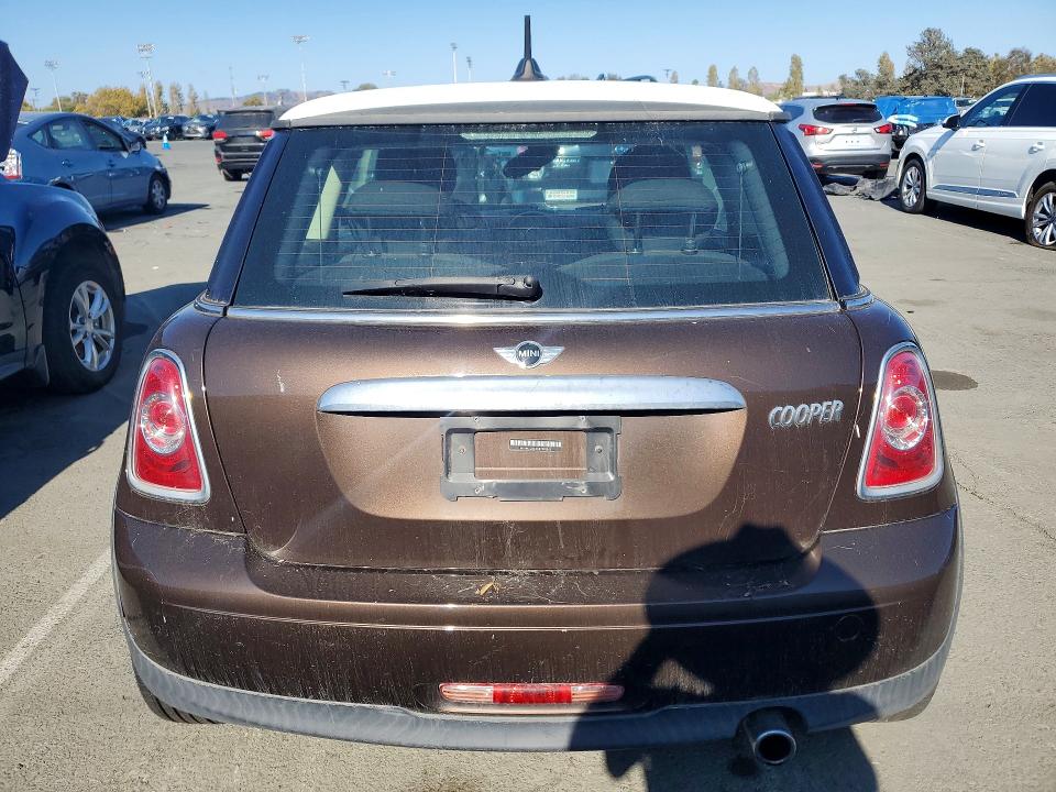 Продажа на аукционе авто 2011 Mini Cooper, vin: WMWSU3C5XBT092562, номер лота: 69810436