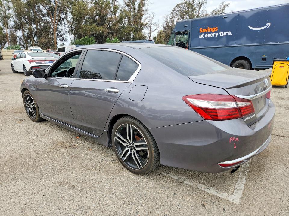 Продажа на аукционе авто 2017 Honda Accord, vin: 1HGCR2F10HA120063, номер лота: 68981436