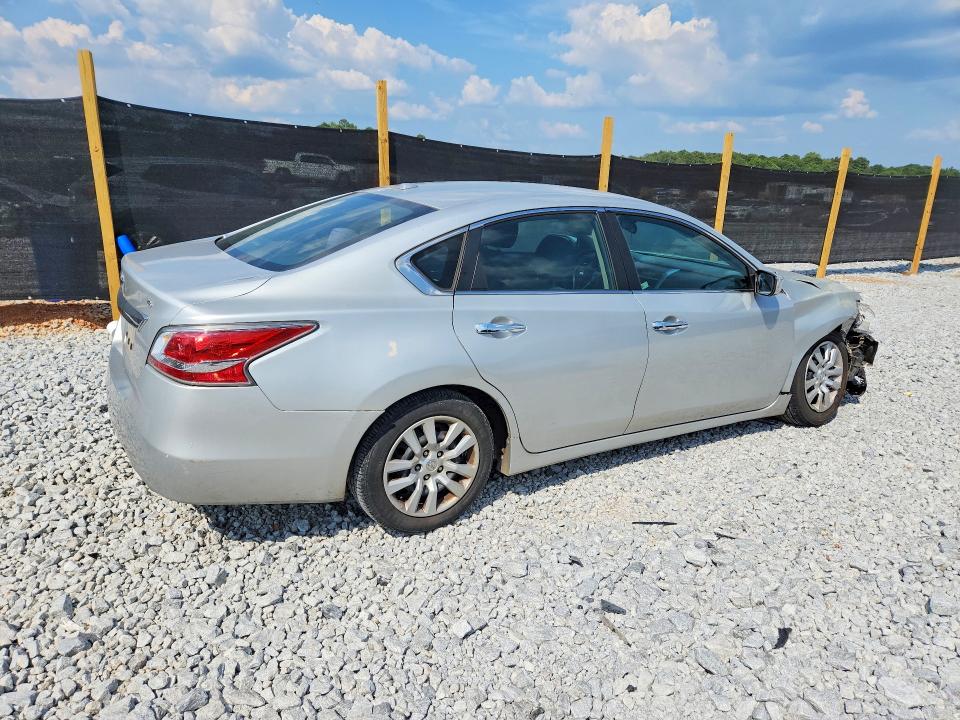 2015 Nissan Altima მანქანა იყიდება აუქციონზე, vin: 1N4AL3AP9FC273184, აუქციონის ნომერი: 67653846