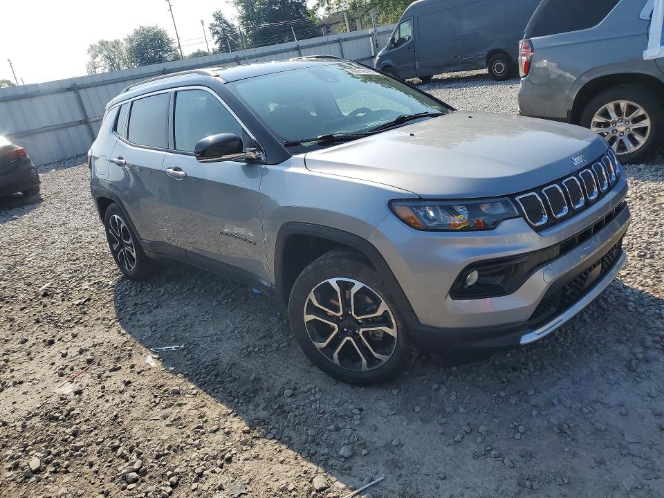 68018466 :رقم المزاد ، 3C4NJDCB5NT104016 vin ، 2022 Jeep Compass مزاد بيع