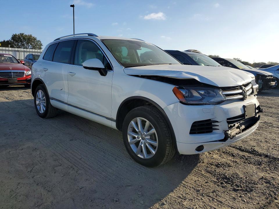 Продажа на аукционе авто 2014 Volkswagen Touareg, vin: WVGEP9BP1ED007101, номер лота: 68679426