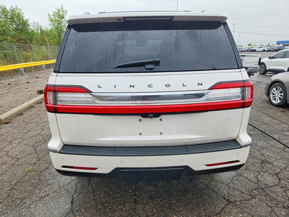 Продажа на аукционе авто 2018 Lincoln Navigator, vin: 5LMJJ2TT3JEL06660, номер лота: 68928896