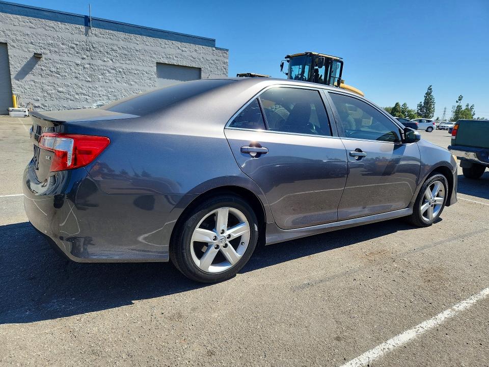 71268696 :رقم المزاد ، 4T1BF1FK9EU371546 vin ، 2014 Toyota Camry مزاد بيع