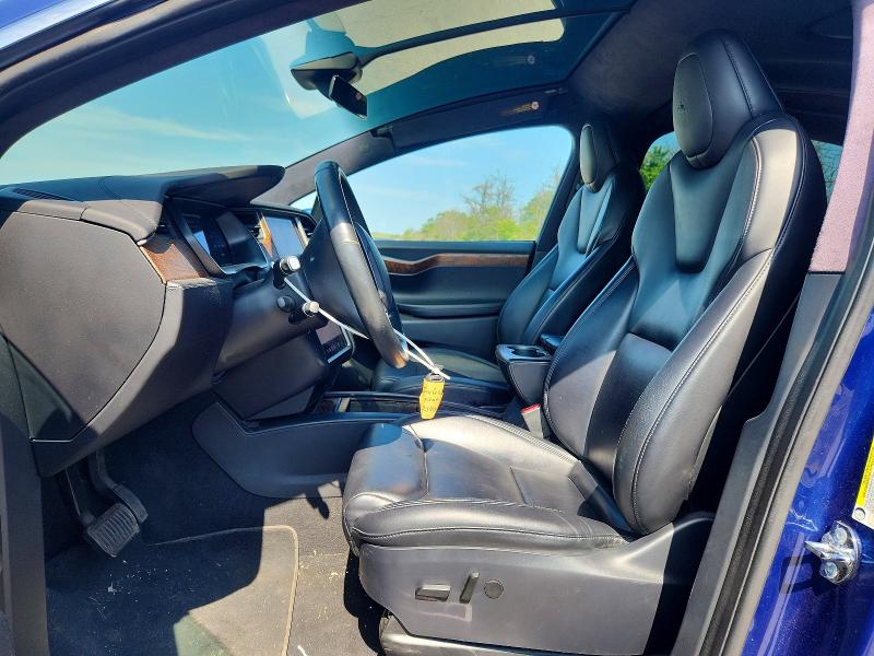 68395746 :رقم المزاد ، 5YJXCBE22LF239017 vin ، 2020 Tesla Model X مزاد بيع