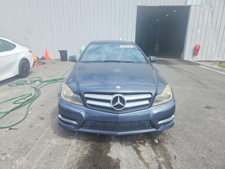 69439786 :رقم المزاد ، WDDGJ4HB3DG047020 vin ، 2013 Mercedes-benz C مزاد بيع