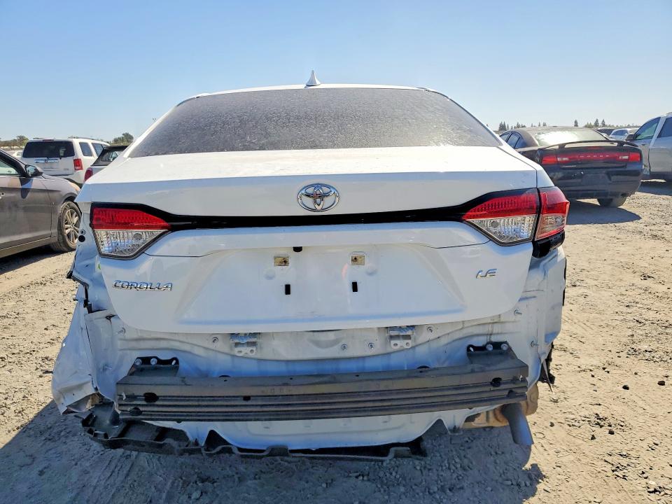 70507386 :رقم المزاد ، 5YFEPMAE0NP302307 vin ، 2022 Toyota Corolla مزاد بيع